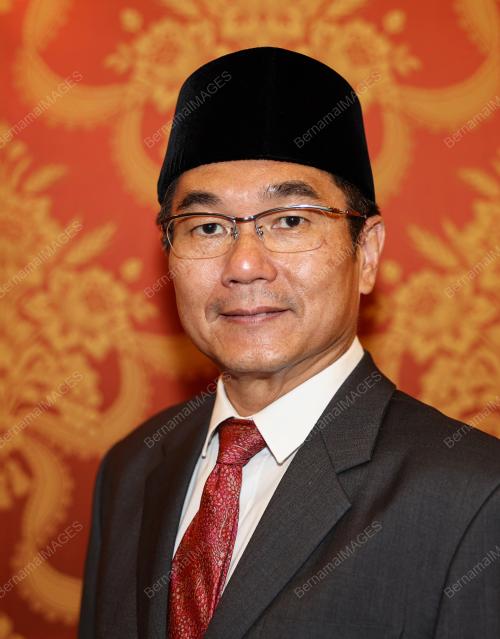 ISTIADAT MENGANGKAT SUMPAH EXCO PERAK