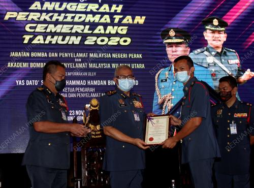 DATUK SERI MOHAMMAD HAMDAN WAHID