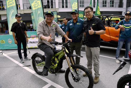 DATUK SERI SHAMSUL ANUAR NASARAH