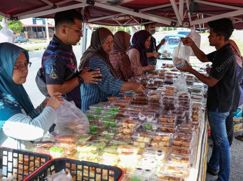 PAKET KUIH MUIH, JUADAH RM1 LICIN DIJUAL