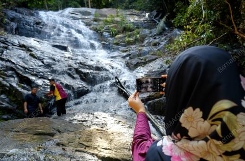 TINJAUAN DI AIR TERJUN TANJUNG BATU