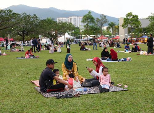 TINJAUAN IFTAR DI PADANG AWAM