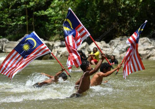 TINJAUAN SAMBUTAN HARI KEBANGSAAN