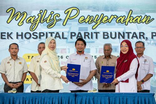 DATUK LUKANISMAN AWANG SAUNI