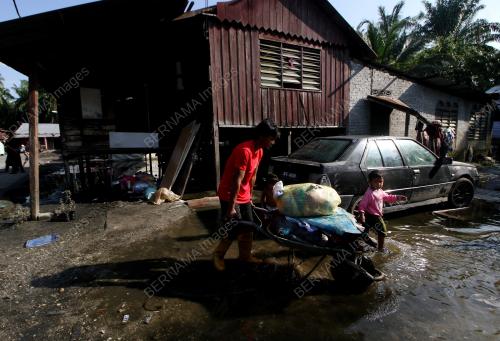 MANGSA BANJIR DI CHANGKAT JONG