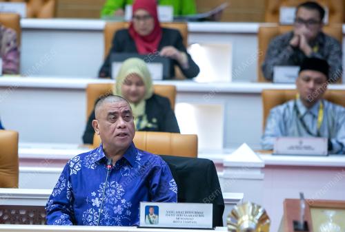 DATUK SERI SAARANI MOHAMAD