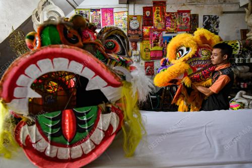 PEMBUATAN ALATAN TARIAN SINGA