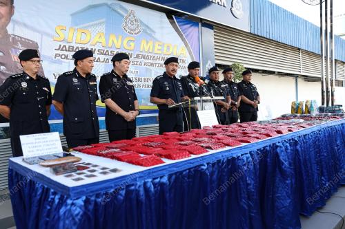 DATUK SERI MOHD YUSRI HASSAN BASRI