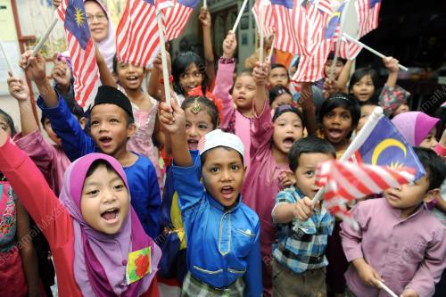 PK05_29082014_BENDERA