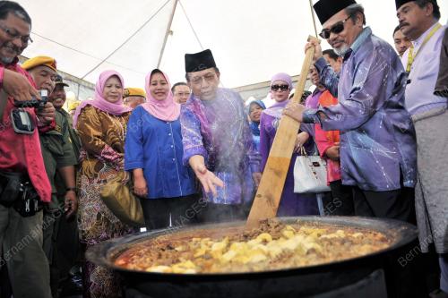 DATUK SERI DR. RAIS YATIM