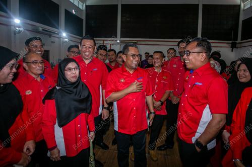 DATUK MOHD HANAFIAH MAN