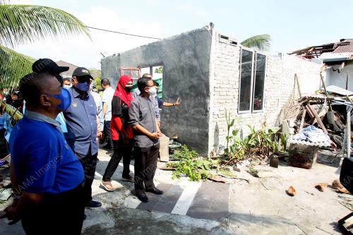 DATUK SERI SAARANI MOHAMAD