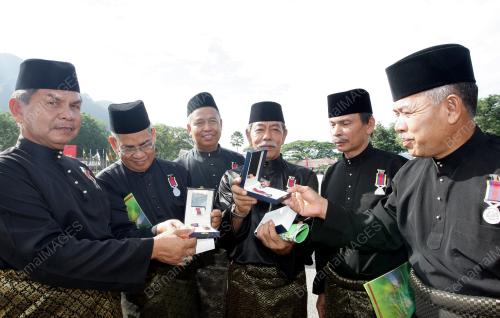 RAJA DR. NAZRIN SHAH