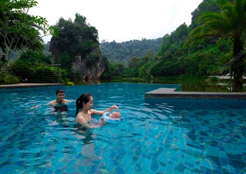 TINJAUAN KOLAM RENANG