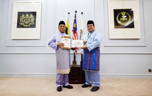 DATUK SERI SAARANI MOHAMAD
