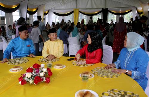 DATUK SERI AHMAD FAIZAL AZUMU