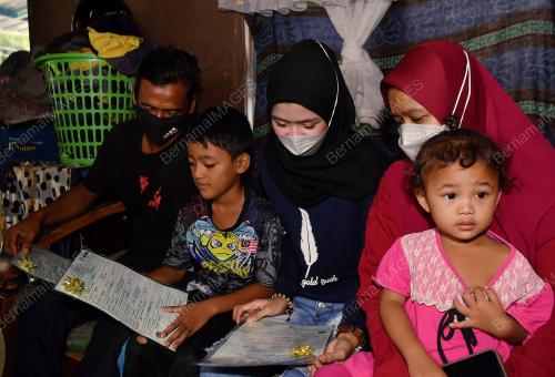 PENERIMA SIJIL KELAHIRAN