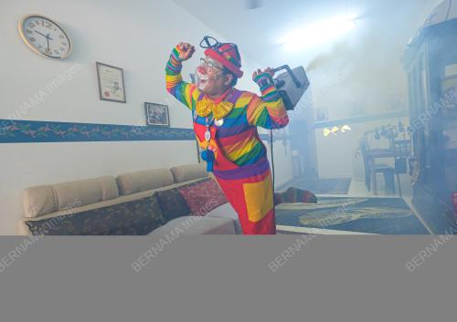 BADUT TAWARKAN SERVIS SANITASI DI RUMAH