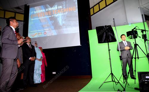 PK06_06122017_SEMINAR_BN201712053369