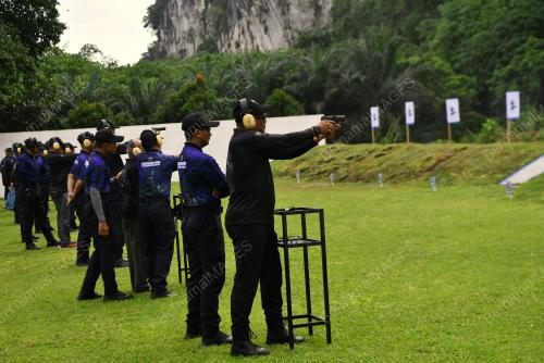 PDRM MENEMBAK BERSAMA MEDIA PERAK