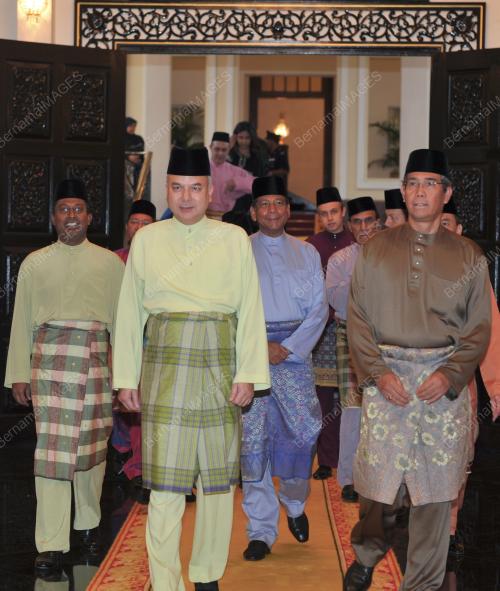 RAJA DR. NAZRIN SHAH