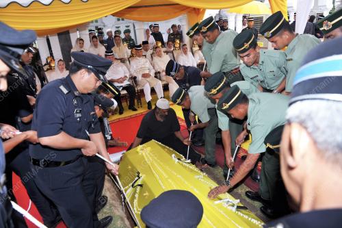 RAJA MUZWIN RAJA ARIFF SHAH