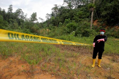 BAHAN BUANGAN DIPERCAYAI SISA INDUSTRI