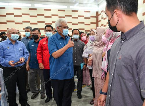 DATUK SERI HAMZAH ZAINUDIN