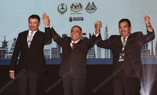 DATUK SERI SAARANI MOHAMAD