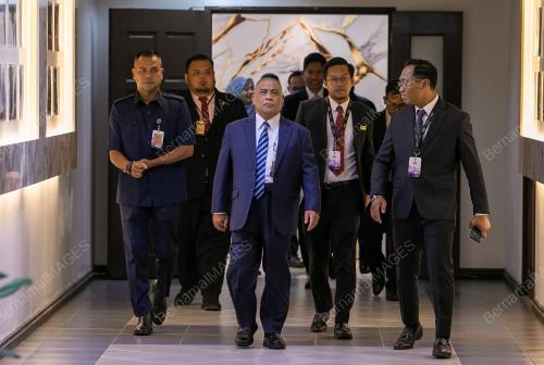 DATUK SERI SAARANI MOHAMAD