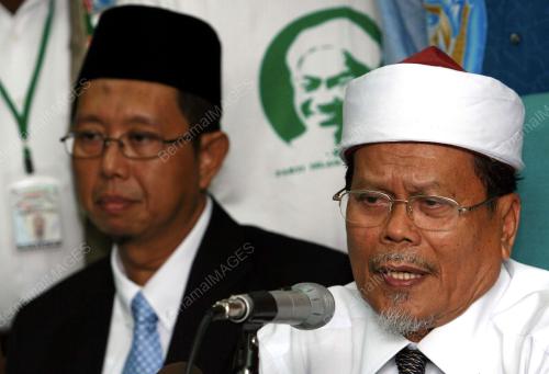 AHMAD AWANG