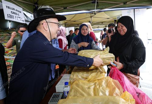 DATUK CHAN FOONG HIN