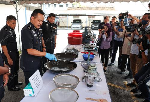 DATUK SERI MOHD YUSRI HASSAN BASRI