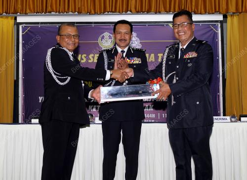 DATUK MOHD YUSRI HASSAN BASRI