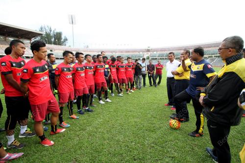 PK06_12022016_BOLA_SEPAK