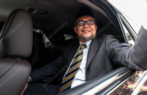 RAZMAN ZAKARIA