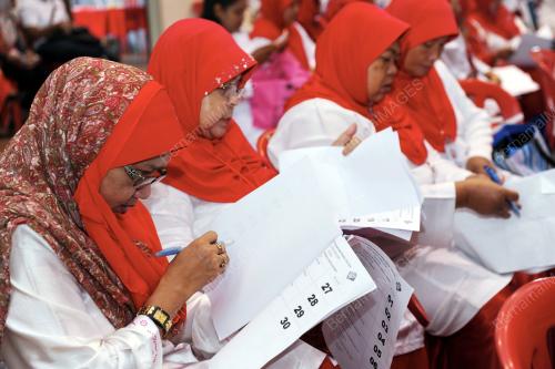 PK06_12102013_WANITA