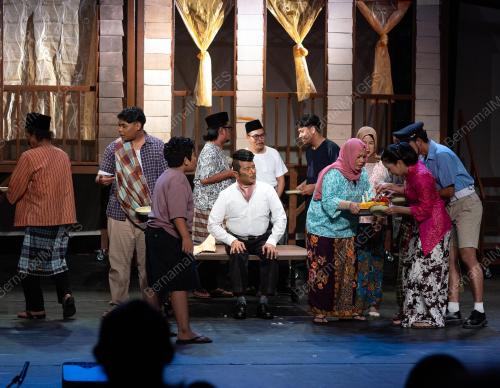 TEATER DATUK LAT