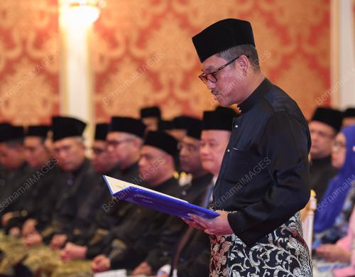 DATUK SERI AHMAD FAIZAL AZUMU