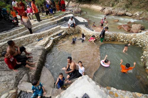 PK06_15022015_HOTSPRING