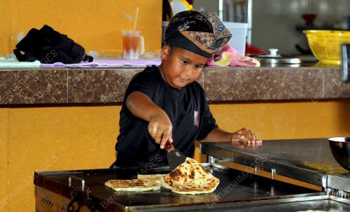 ADLI ROTI CANAI TERBANG