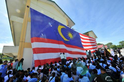 PK06_16082017_BENDERA