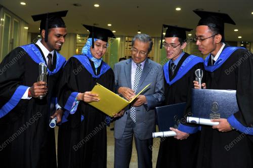 TUN DR MAHATHIR MOHAMAD