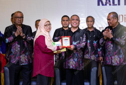 DATUK SERI SAARANI MOHAMAD