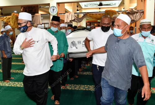 PENGEBUMIAN JENAZAH ALLAHYARHAM DATUK HASBULLAH OSMAN