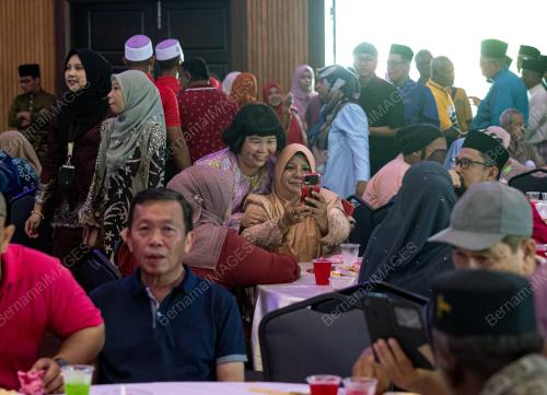 KEPELBAGAIAN KAUM