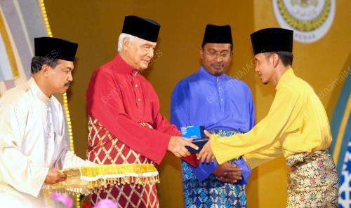 SULTAN AZLAN SHAH