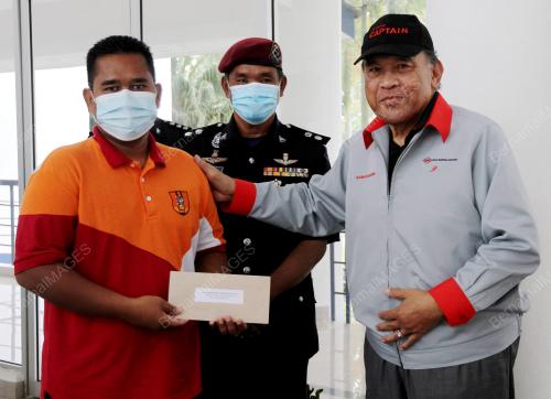 DATUK KAMARUDDIN MAT DESA