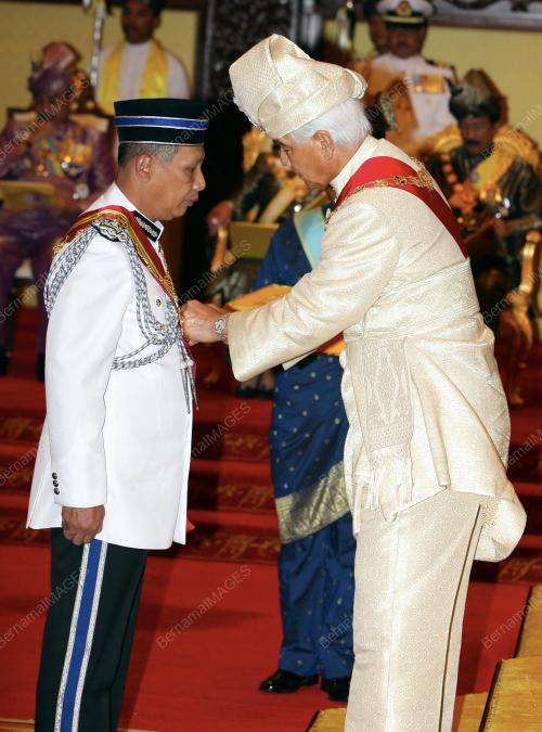 SULTAN AZLAN SHAH