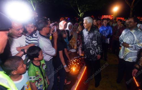 SULTAN AZLAN SHAH